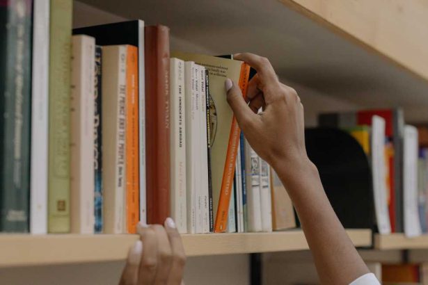 buka wawasan bisnis dengan buku (2)