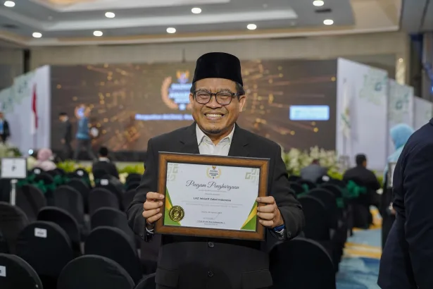 IZI raih penghargaan Baznas-1