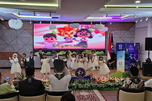 Pertunjukan anak-anak murid Arabic Global School di perayaan Peringatan Hari Bahasa Arab Sedunia