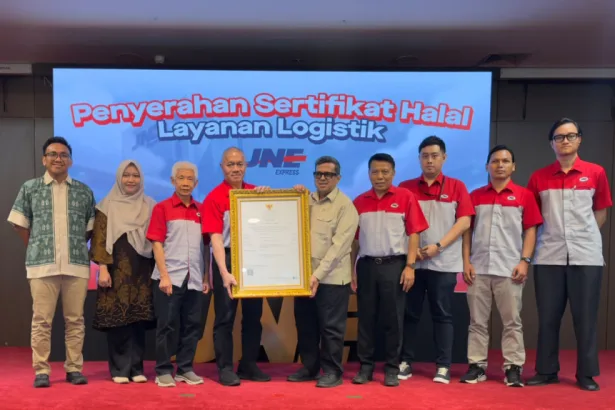 JNE Raih Sertifikasi Halal untuk Layanan Logistik dari BPJPH, Perkuat Standar Layanan Terpercaya